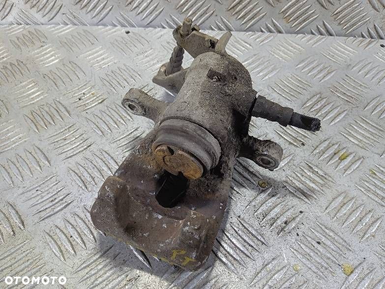 ZACISK PRAWY TYLNY ALFA ROMEO 156 - 2