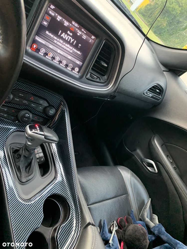 Dodge Challenger - 40