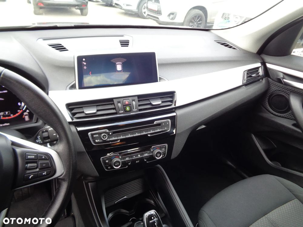 BMW X1 sDrive18d Sport Line - 12