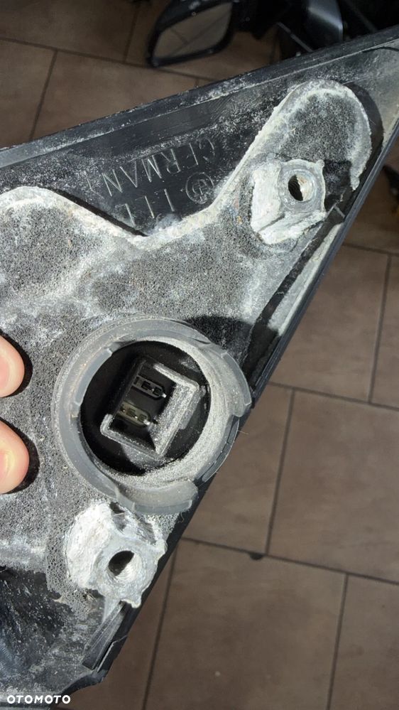 LUSTERKO BMW E87 LEWE EU 5 PIN - 3