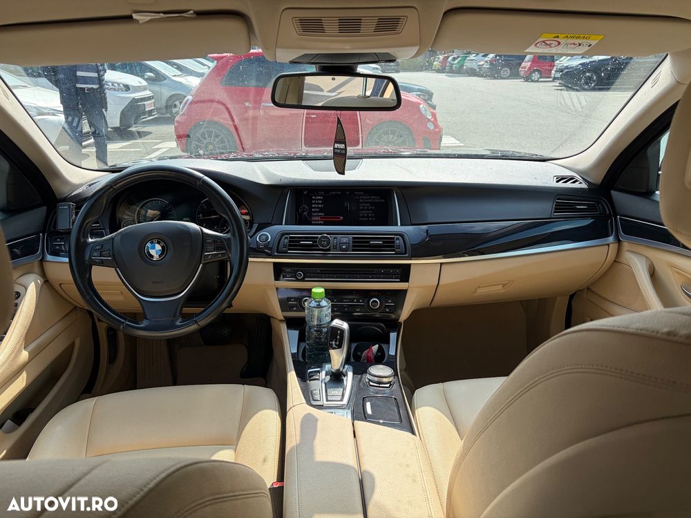 BMW Seria 5 525d xDrive AT - 14