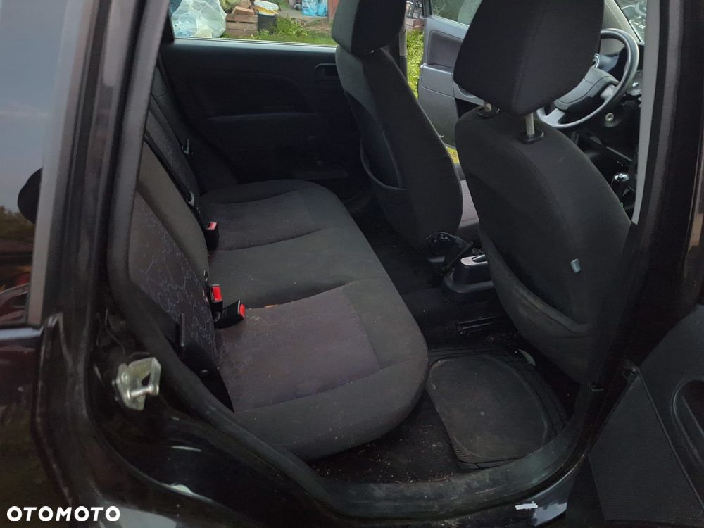 Ford Fiesta 1.4 Ambiente - 16