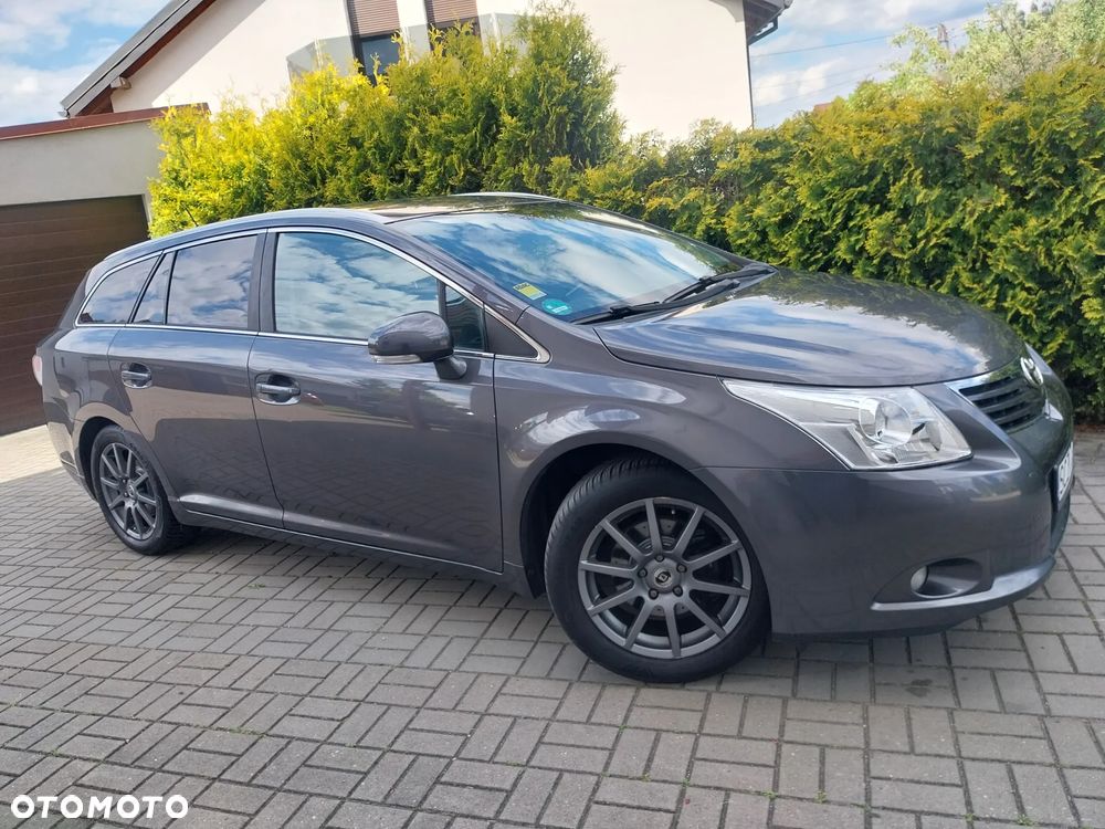 Toyota Avensis 2.0 Executive - 30