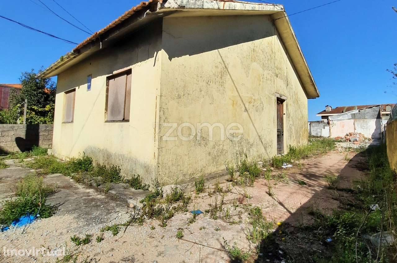 MORADIA INDIVIDUAL DE 4 FRENTES EM GUIFÕES, MATOSINHOS - Grande imagem: 4/19