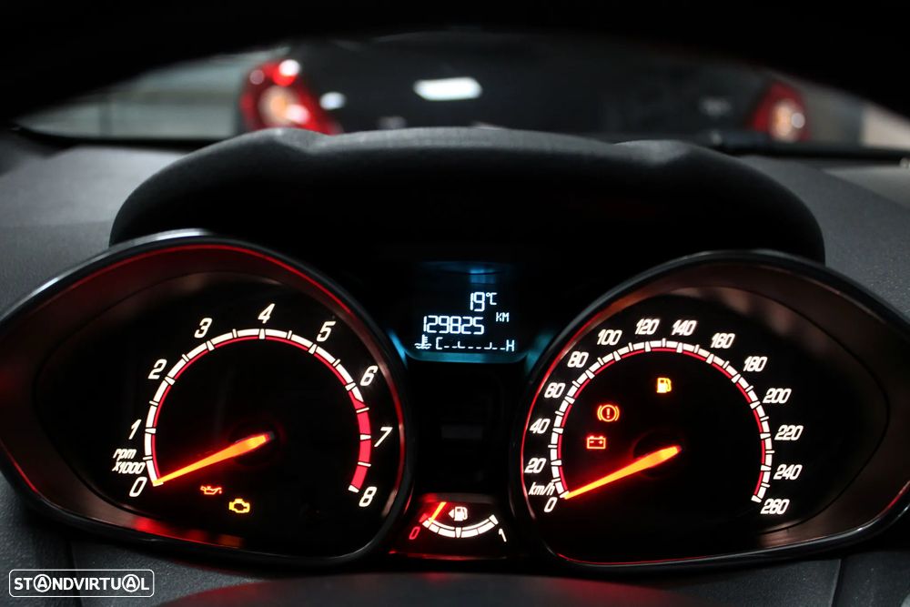 Ford Fiesta 1.6 EcoBoost ST - 31
