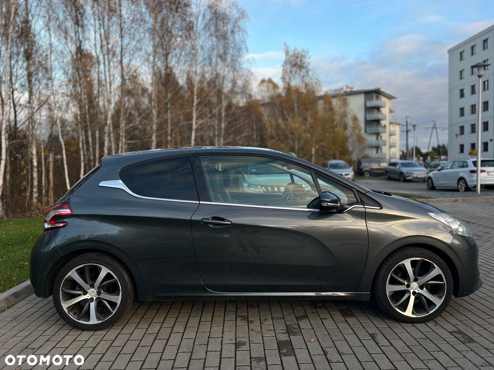 Peugeot 208 - 5