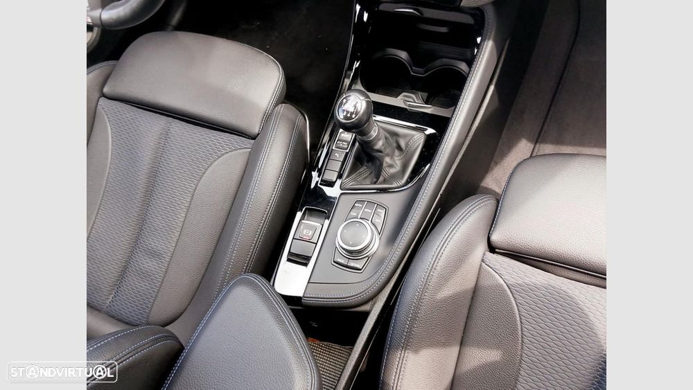BMW X1 sDrive18d — fotografia 22