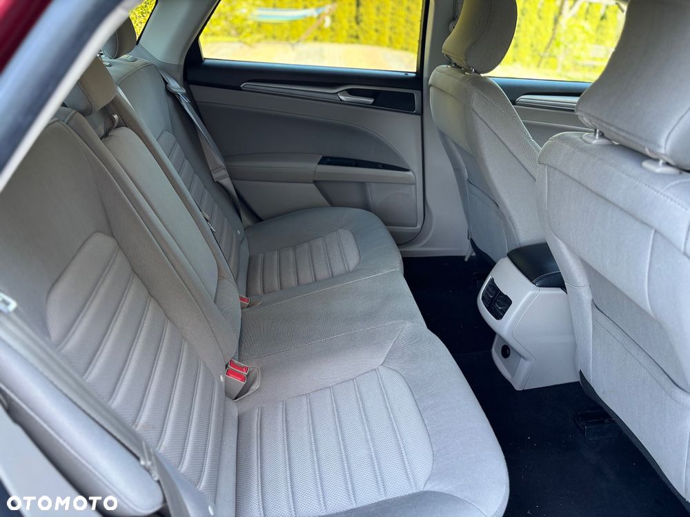 Ford Fusion - 9
