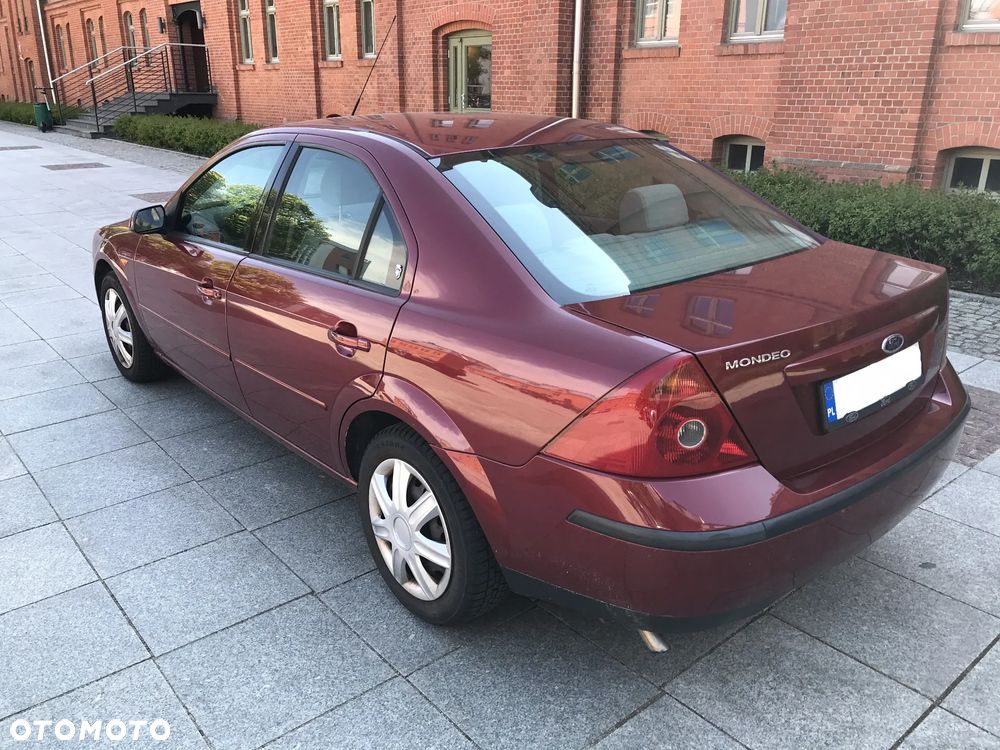 Ford Mondeo 1.8 Ghia - 7