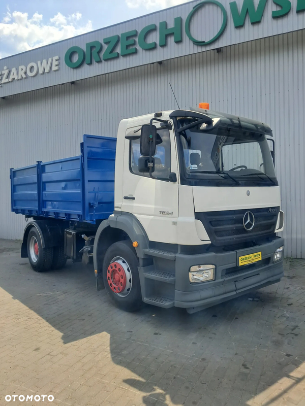 Mercedes-Benz AXOR 1824