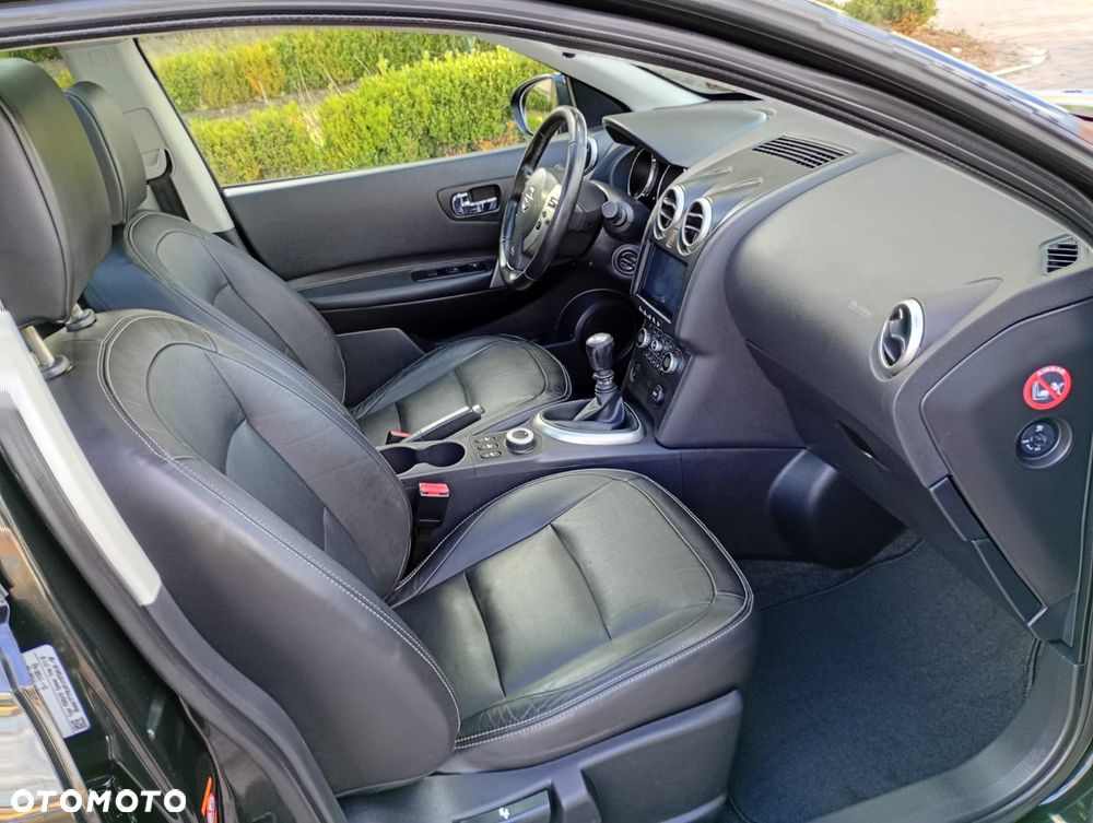 Nissan Qashqai 2.0 dCi 4 x 4 DPF tekna - 23