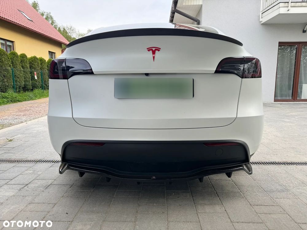Tesla Y Performance AWD - 3