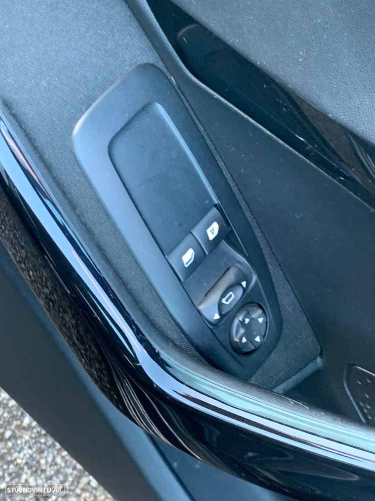 Peugeot 208 1.2 PureTech Allure - 39