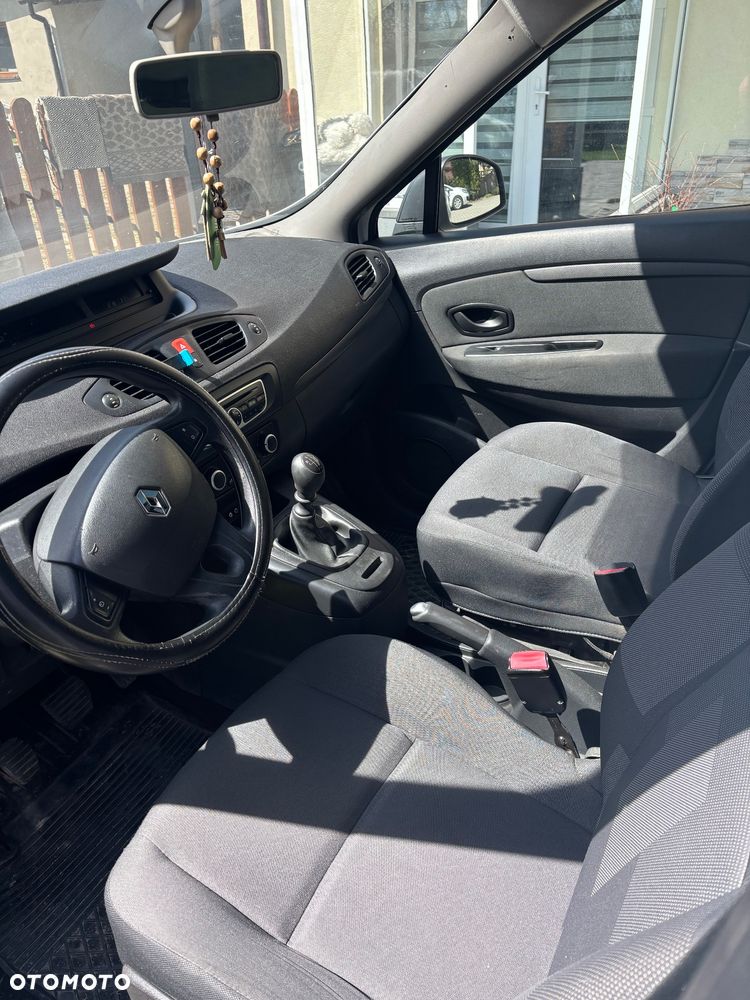 Renault Scenic 1.5 dCi Exception - 9