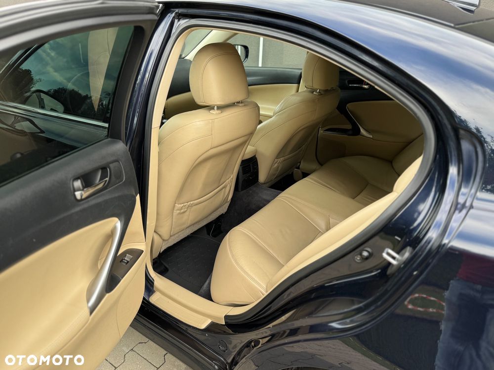 Lexus IS 250 Sport - 22