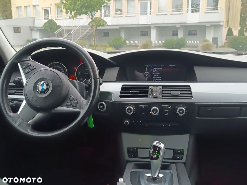 BMW Seria 5 520d Touring Special Edition - 21