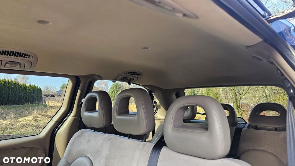 Chrysler Grand Voyager 3.3 LX - 11