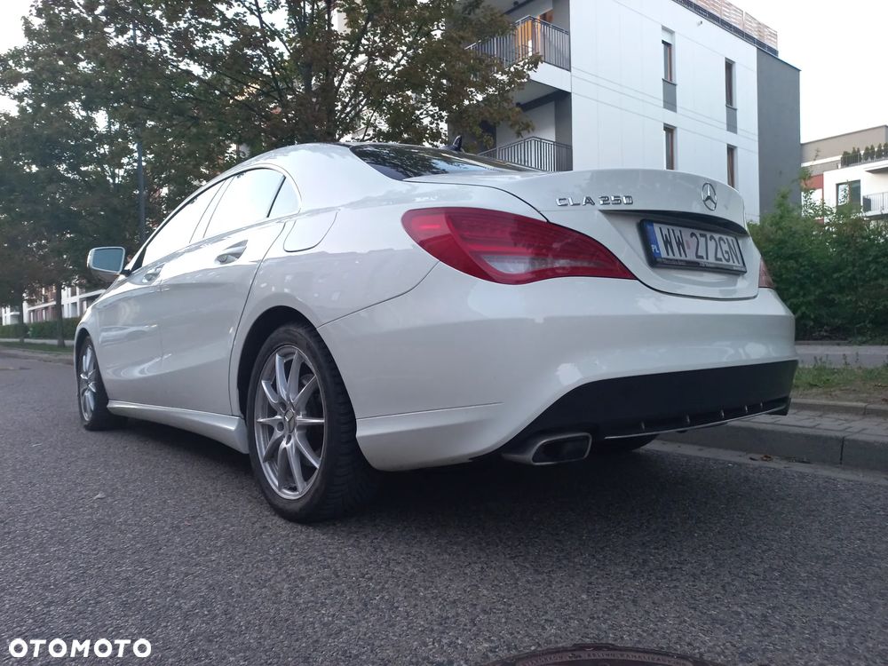 Mercedes-Benz CLA 250 7G-DCT Sport - 4