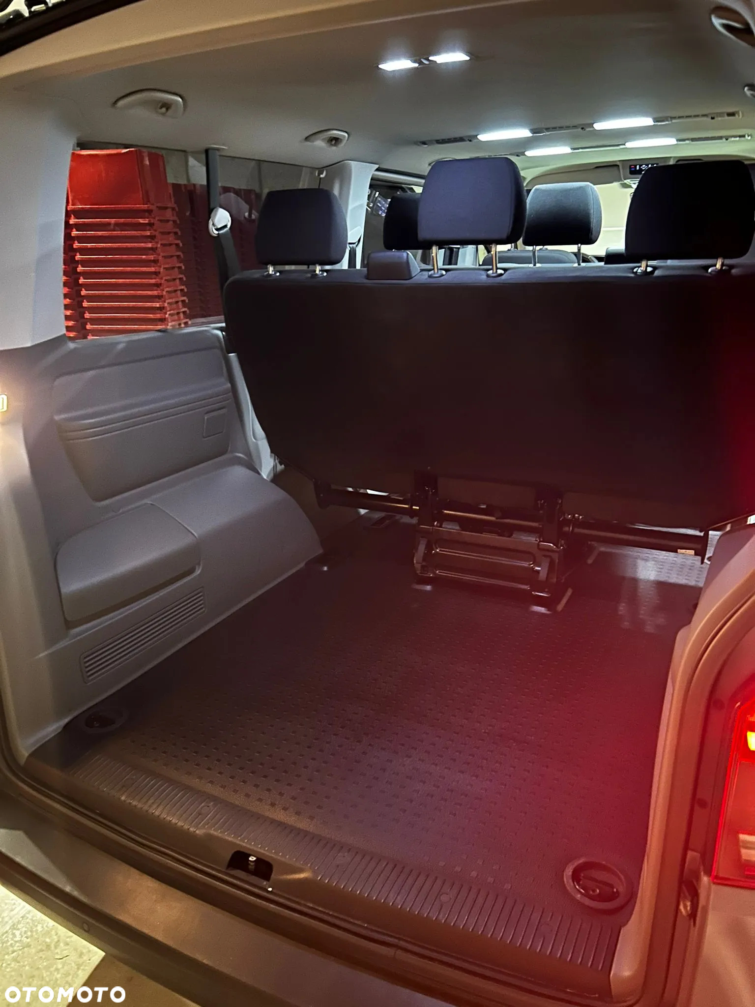 Volkswagen Caravelle - 15