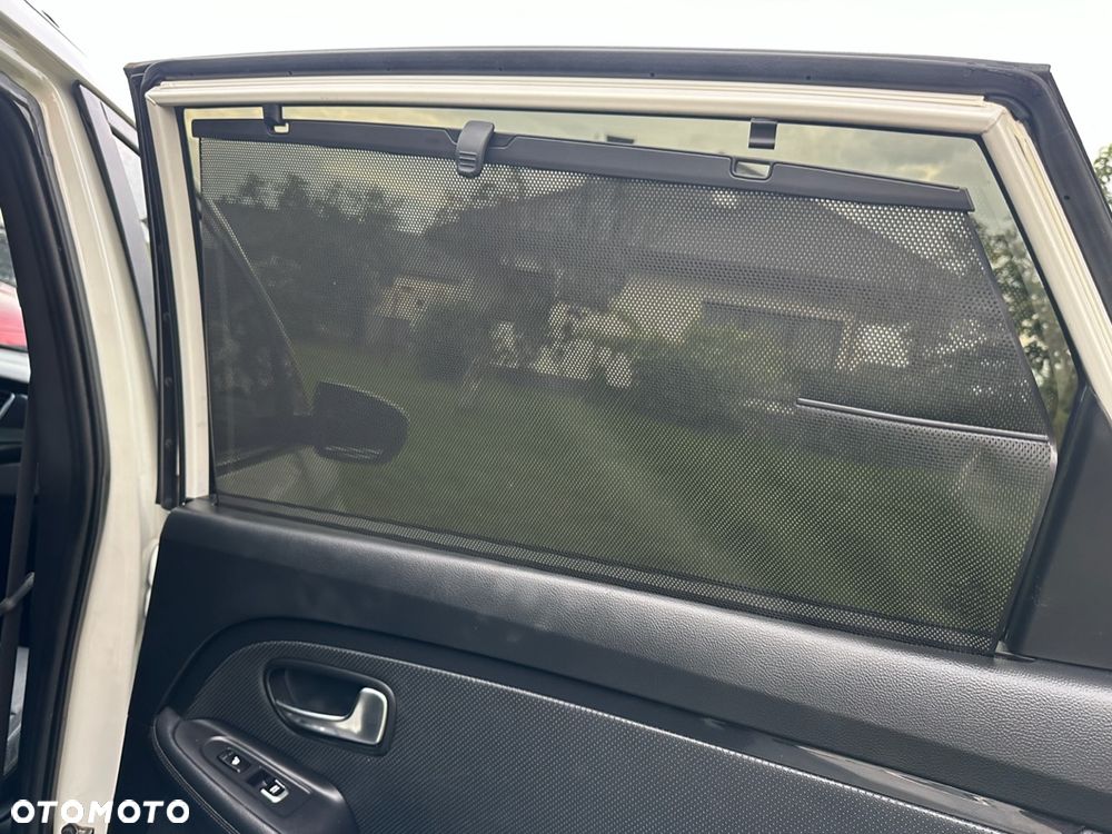 Kia Carens 1.7 CRDi 115 Dream Team Edition - 22