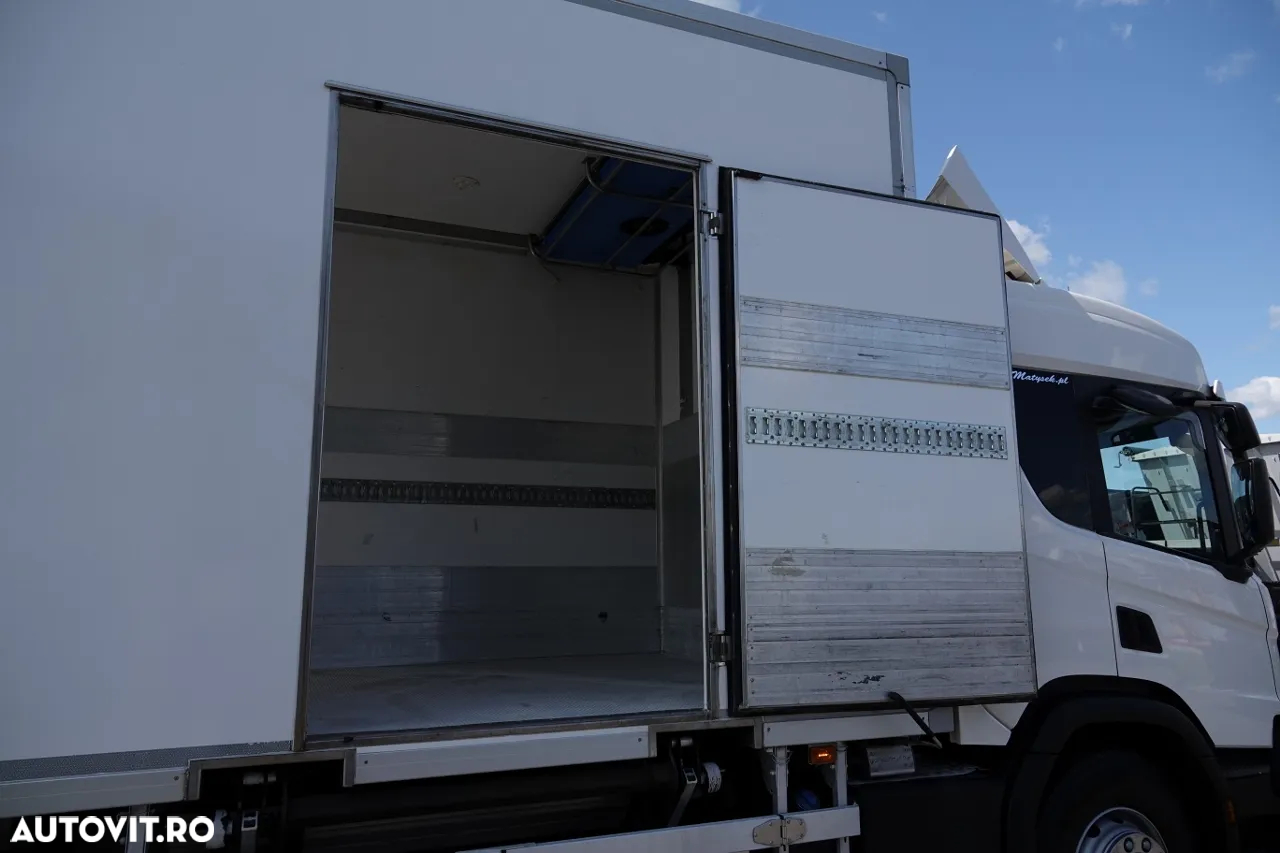 Scania P 410 / TRANSMISIE LA RECE / SLAVE / unitate FRIGO BLOCK / 2X LIFT DE ÎNCĂRCARE / TEMPERATURĂ MULTIMEMBRU DUPĂ CONTRACTUL DE SERVICE GOLDEN / - 15