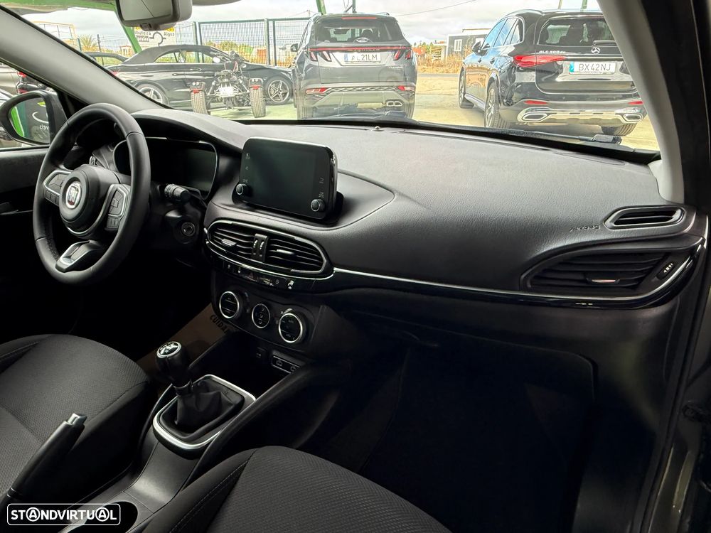 Fiat Tipo Station Wagon 1.3 M-Jet Lounge - 23
