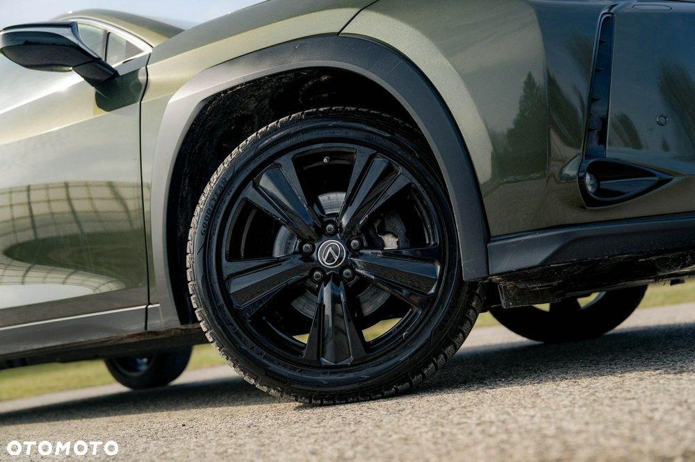 Lexus UX 250h GPF F Impression 2WD - 13