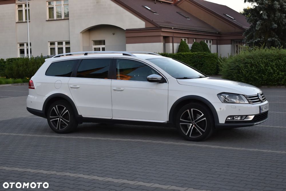 Volkswagen Passat 2.0 TDI BlueMotion Technology Exclusive - 13