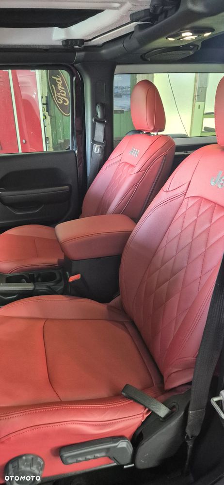 Jeep Wrangler - 16