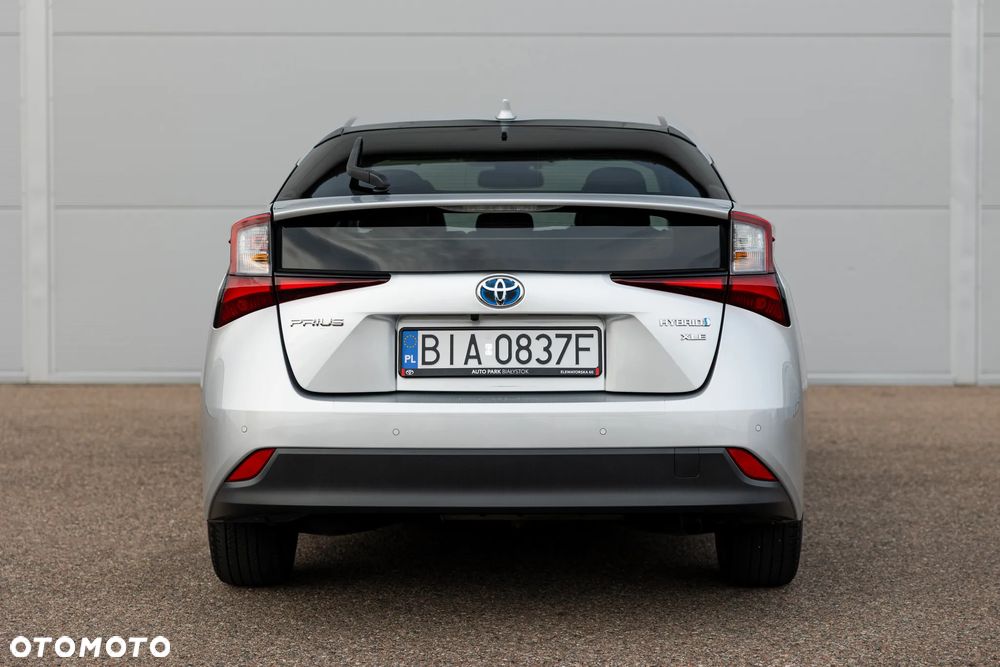 Toyota Prius (Hybrid) Executive - 5
