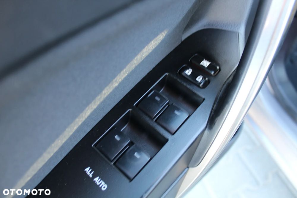 Toyota Auris 2.0 D-4D Premium - 13