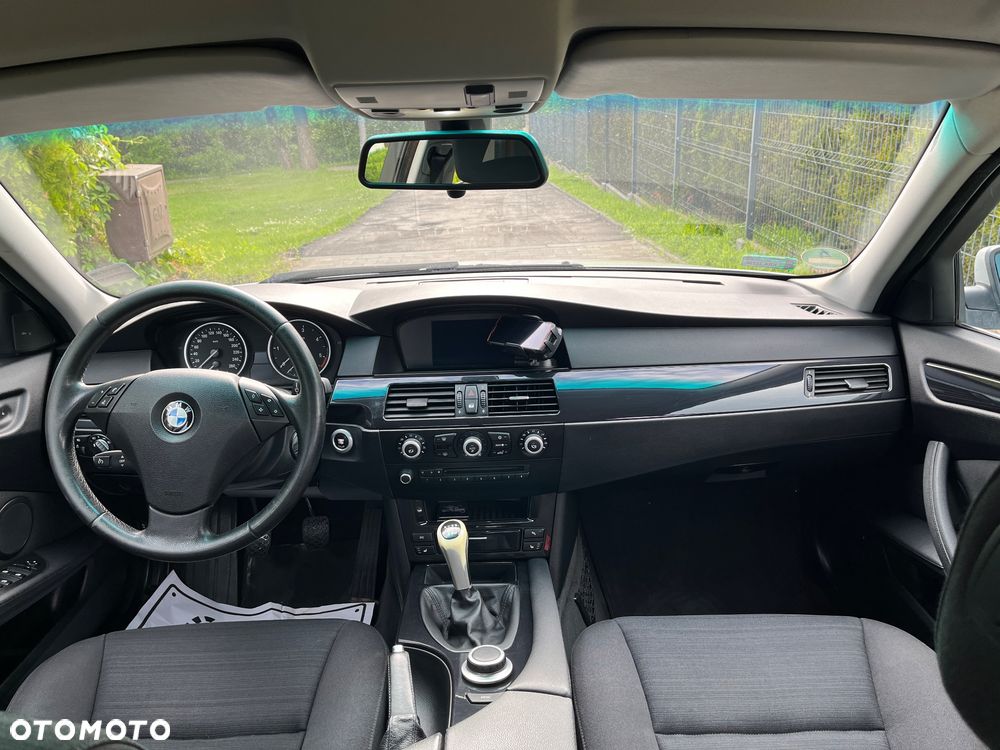 BMW Seria 5 525d - 5