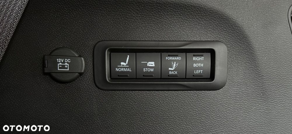 Chrysler Pacifica - 24