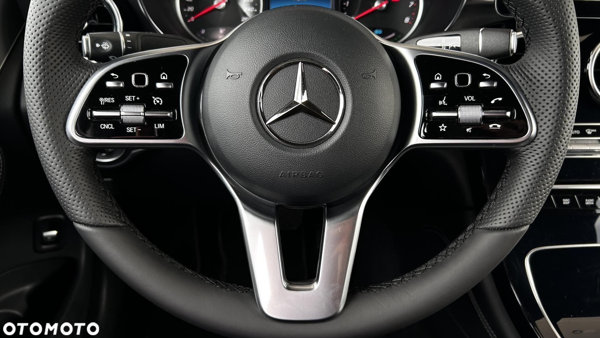 Mercedes-Benz GLC - 15