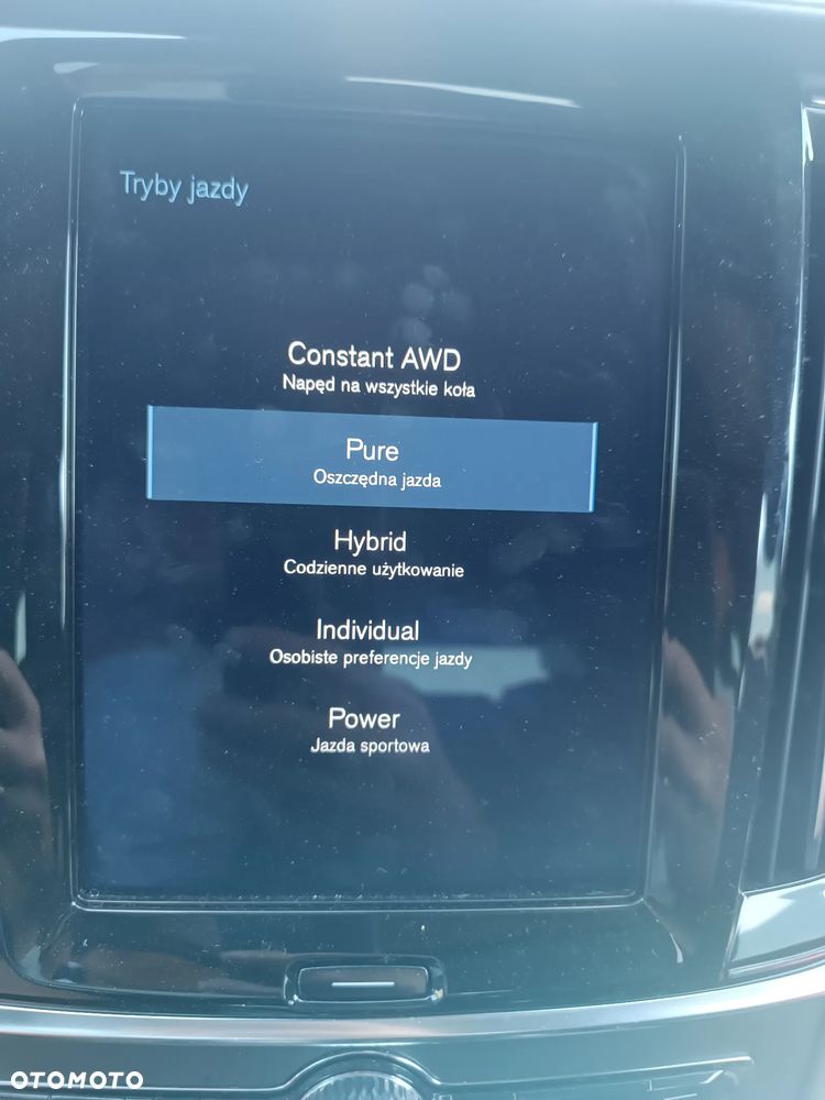 Volvo V90 T8 AWD Plug-In Hybrid R-Design - 4