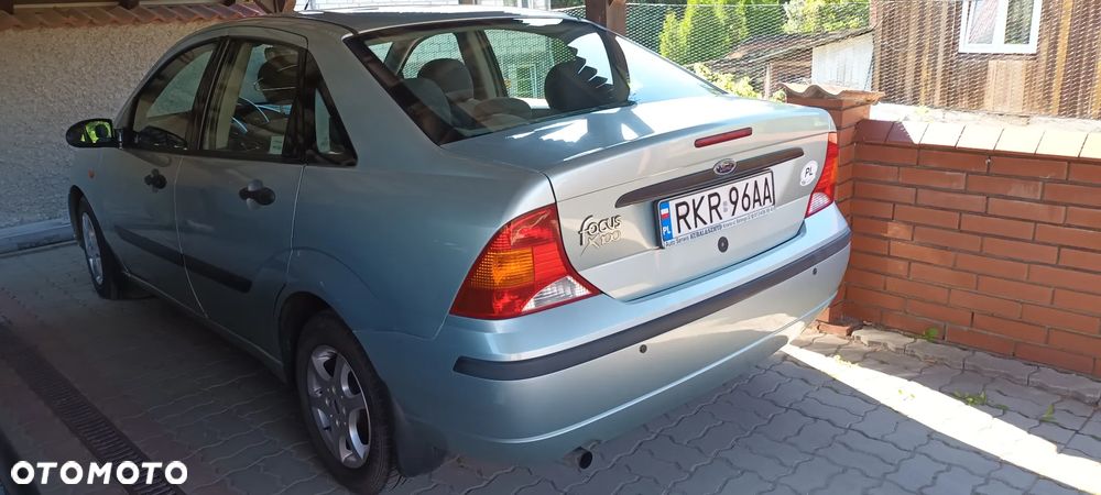 Ford Focus 1.6 X100 - 9