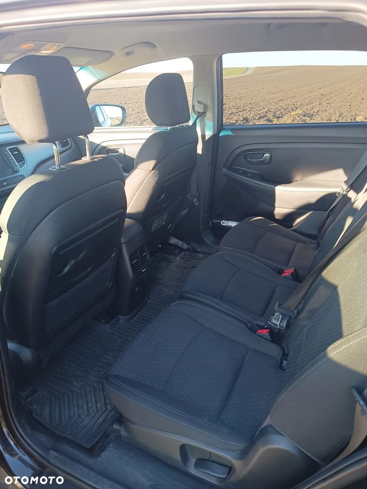 Kia Carens 1.6 GDI Dream Team Edition - 9