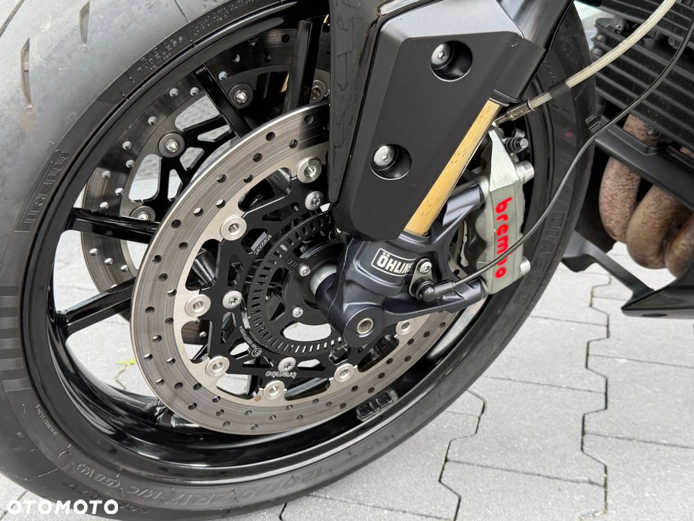 Triumph Speed Triple - 38
