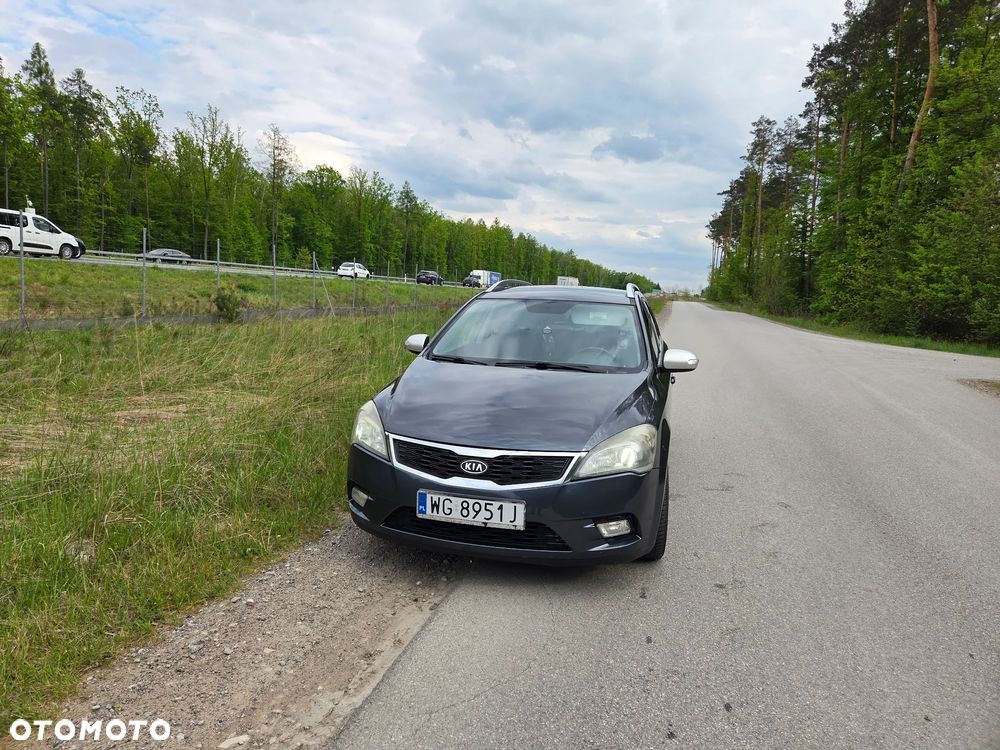 Kia Ceed 1.6 Crdi Comfort + - 1