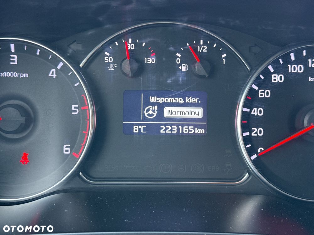 Kia Carens 1.7 CRDi XL 7os - 27