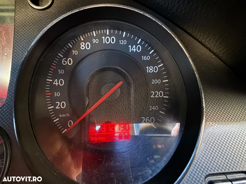 Volkswagen Passat 1.9 TDI DPF Comfortline - 8