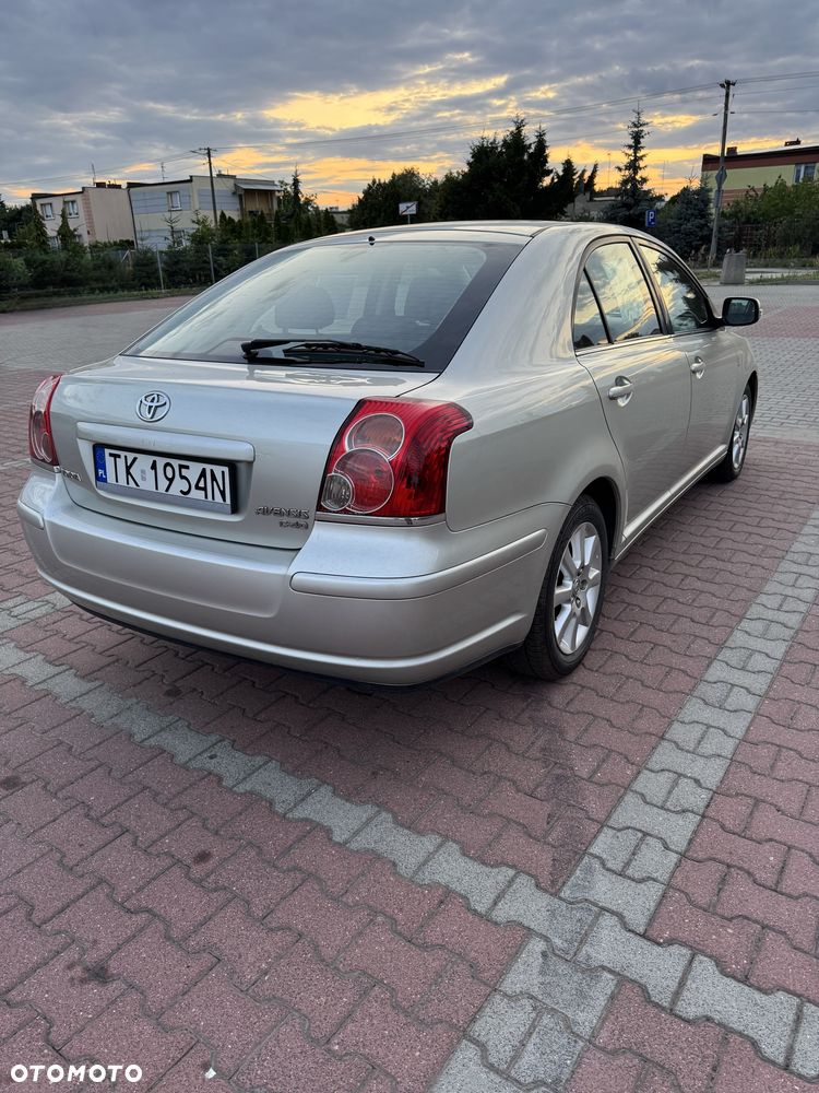 Toyota Avensis - 5
