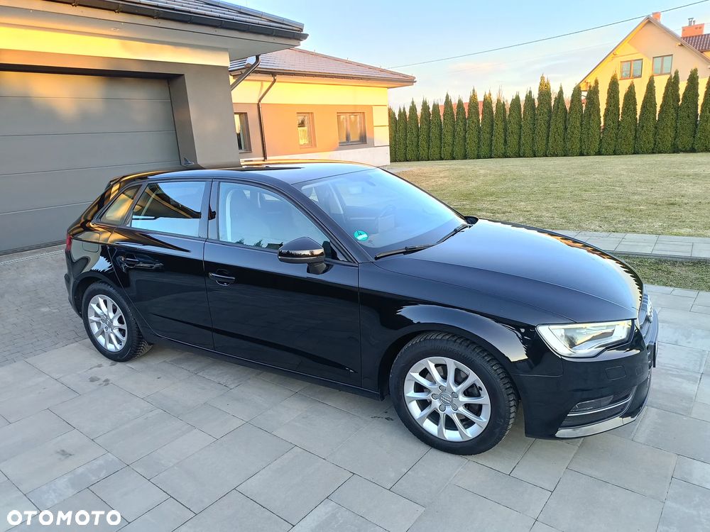 Audi A3 Sportback 2.0 TDI S tronic Attraction - 4