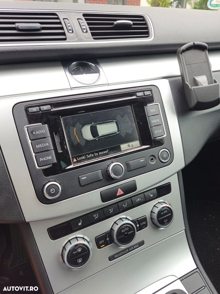 Volkswagen Passat 1.6 TDI BlueMotion Technology Highline - 8