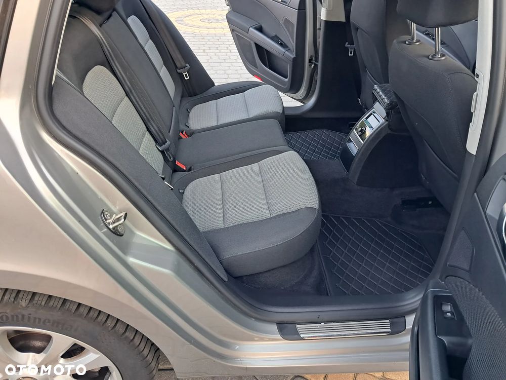 Skoda Superb 1.8 TSI Ambition DSG - 24