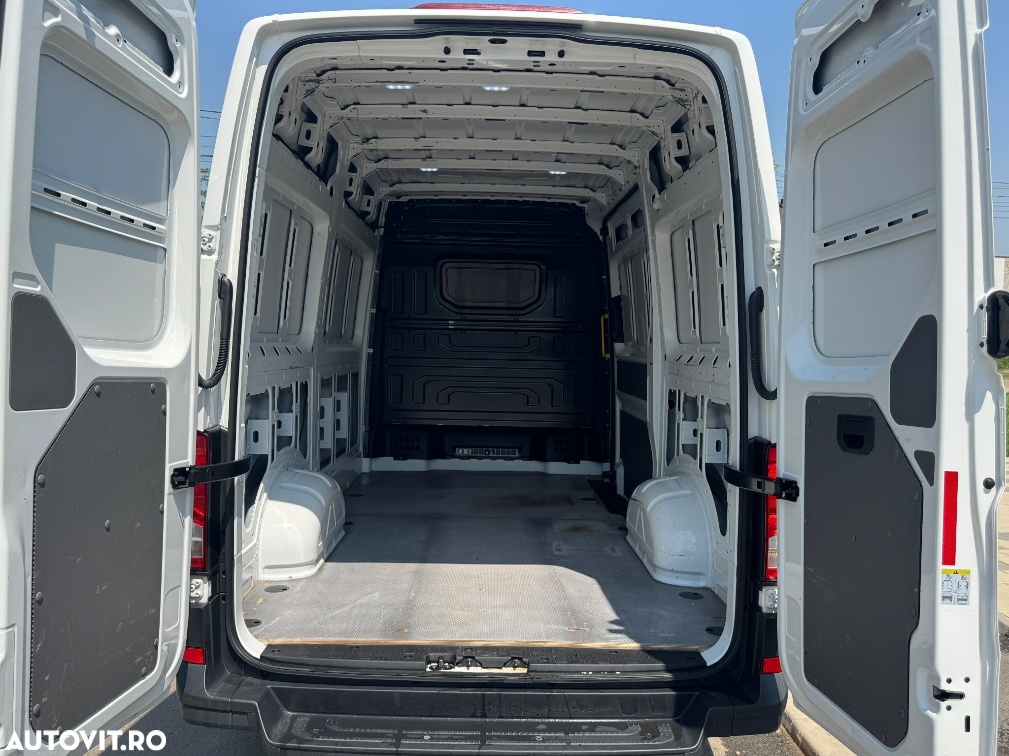 Volkswagen Crafter - 9
