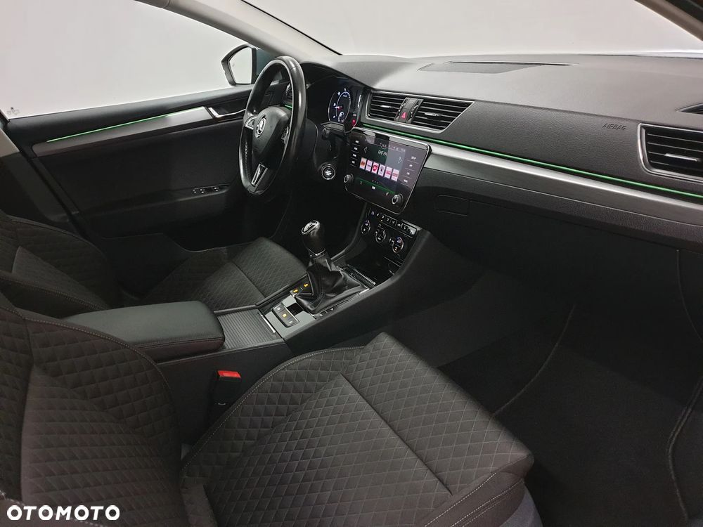 Skoda Superb 2.0 TDI Sportline - 40