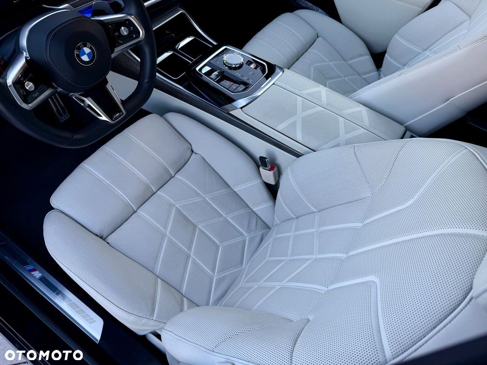 BMW Seria 7 740d xDrive - 25
