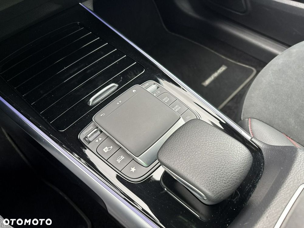 Mercedes-Benz GLB 200 7G-DCT - 27