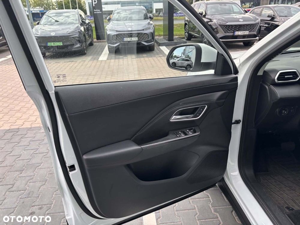 MG ZS Hybrid+ - 10